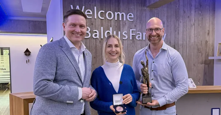 Christian Wewezow von der Oskar-Patzelt-Stiftung zu Besuch bei Baldus